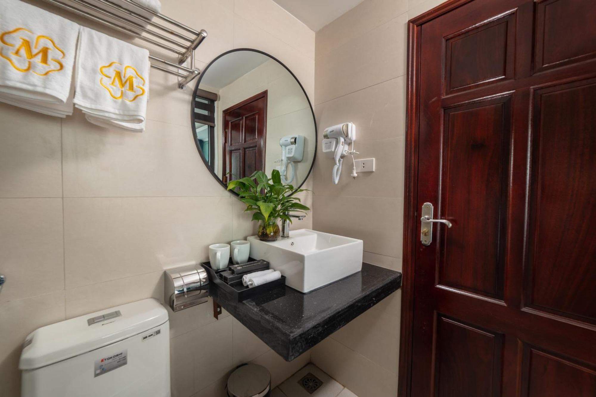 Madelise Adora Hotel & Travel Ханой Экстерьер фото